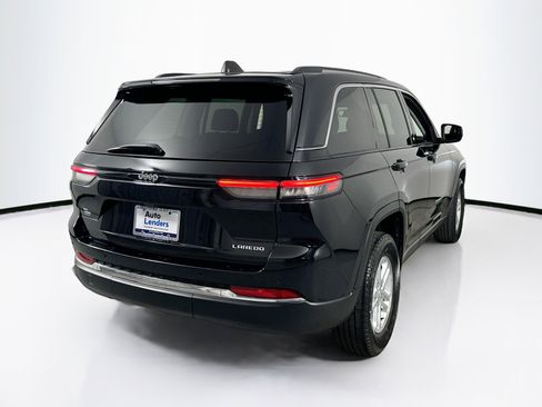 Used 2023 Jeep Grand Cherokee Laredo image 5