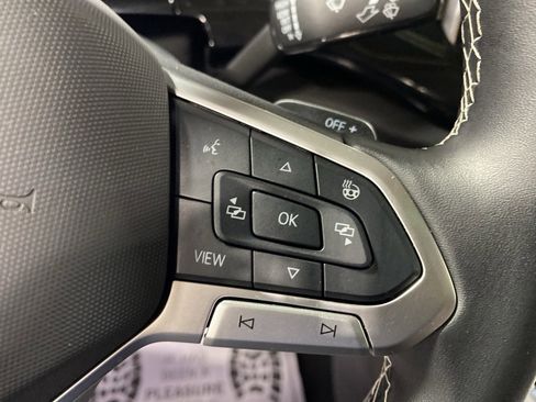 Used 2025 Volkswagen Atlas SE image 27