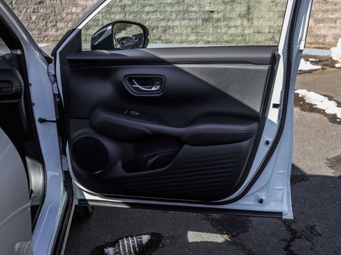 Used 2023 Honda HR-V Sport image 14