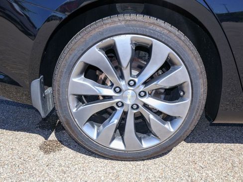 Used 2016 Chevrolet Malibu Premier FWD image 27