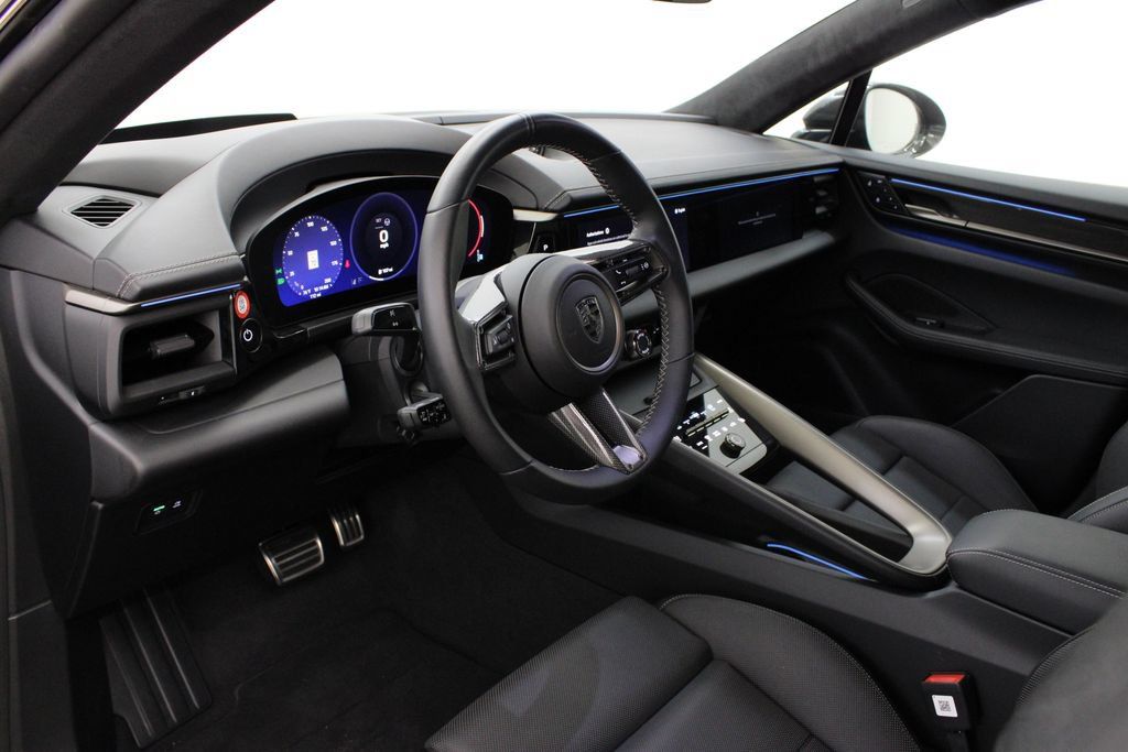Used 2024 Porsche Macan Turbo Electric AWD/4WD image 4