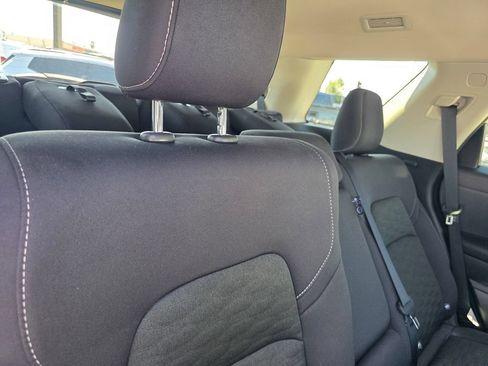 Used 2024 Nissan Pathfinder SV FWD image 19