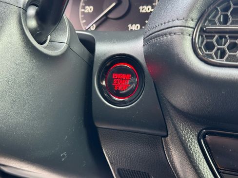 Used 2023 Honda HR-V LX image 33