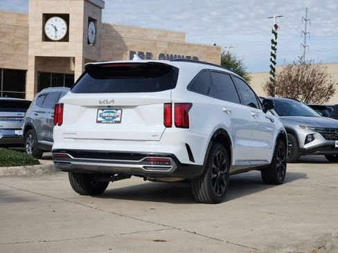 Certified 2023 Kia Sorento SX image 8