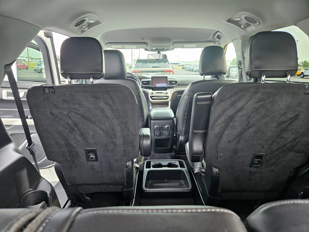 Used 2021 Ford Explorer XLT RWD image 29
