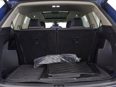 Used 2025 Volkswagen Atlas SEL Premium R-Line image 19