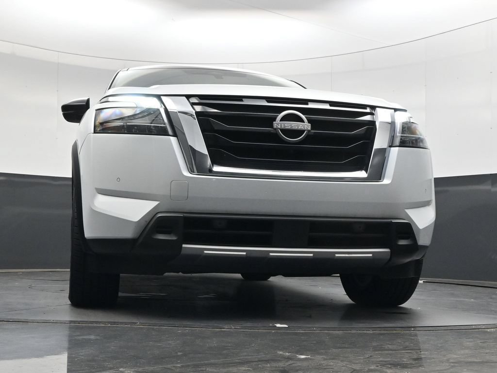 Used 2025 Nissan Pathfinder Platinum FWD image 47