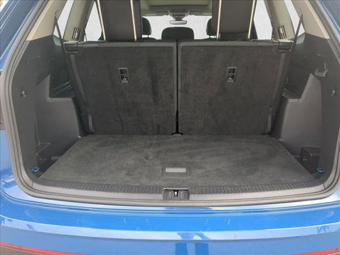 Used 2025 Volkswagen Atlas SE image 6