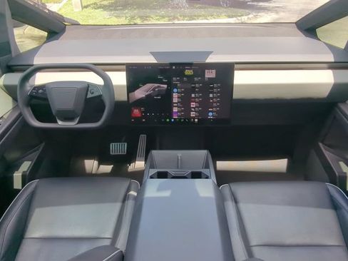 Used 2024 Tesla Cybertruck AWD Crew Cab image 16