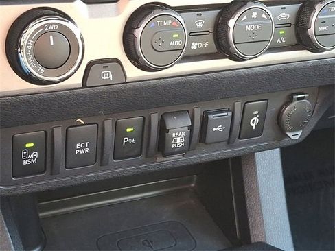 Certified 2021 Toyota Tacoma Limited image 25