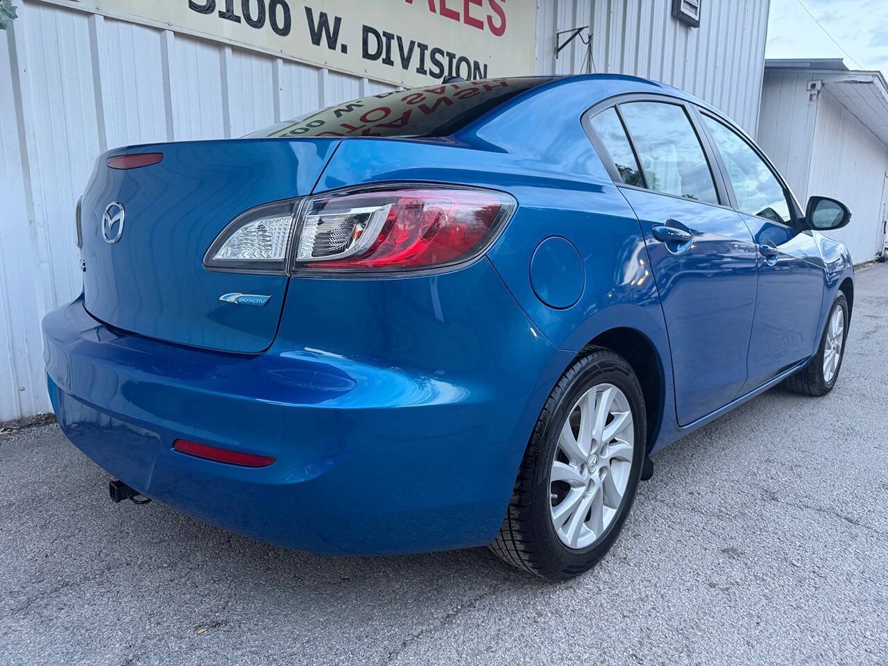 Used 2012 MAZDA MAZDA3 i Grand Touring w/ Tech Pkg FWD image 4