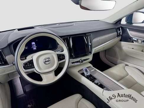 Used 2024 Volvo V90 B6 Cross Country Ultimate w/ Protection Package Premier AWD/4WD image 30