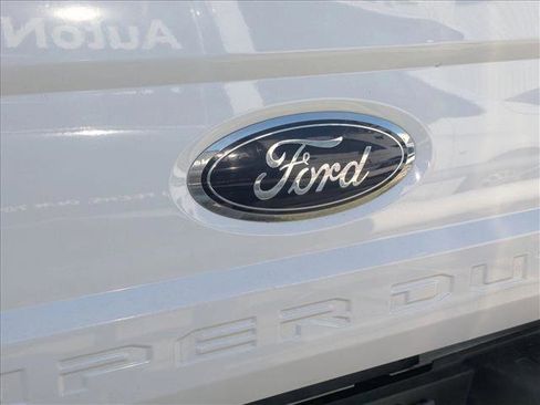 Used 2019 Ford F250 XLT w/ FX4 Off-Road Package image 22