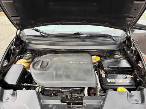 Used 2014 Jeep Cherokee Latitude w/ Comfort/Convenience Group image 14