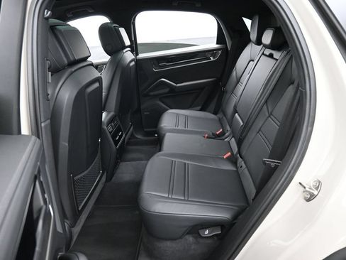 Certified 2026 Porsche Cayenne S AWD/4WD image 25