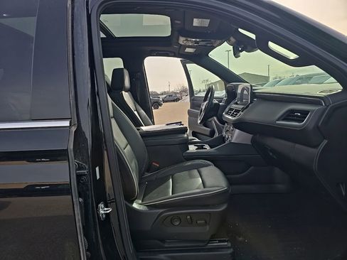 Used 2024 GMC Yukon SLT w/ SLT Luxury Package image 20