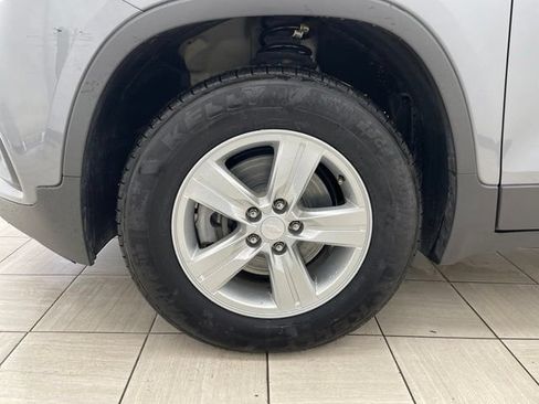 Used 2020 Chevrolet Trax LS w/ Tint and Cruise Package AWD/4WD image 8