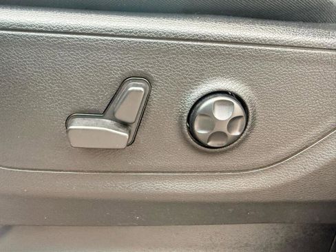 Used 2021 RAM 1500 Big Horn image 11