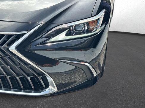 Used 2025 Lexus ES 350 w/ Premium Package FWD image 9