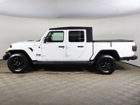 Used 2023 Jeep Gladiator Sport image 11