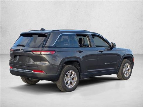 Used 2022 Jeep Grand Cherokee Limited image 5