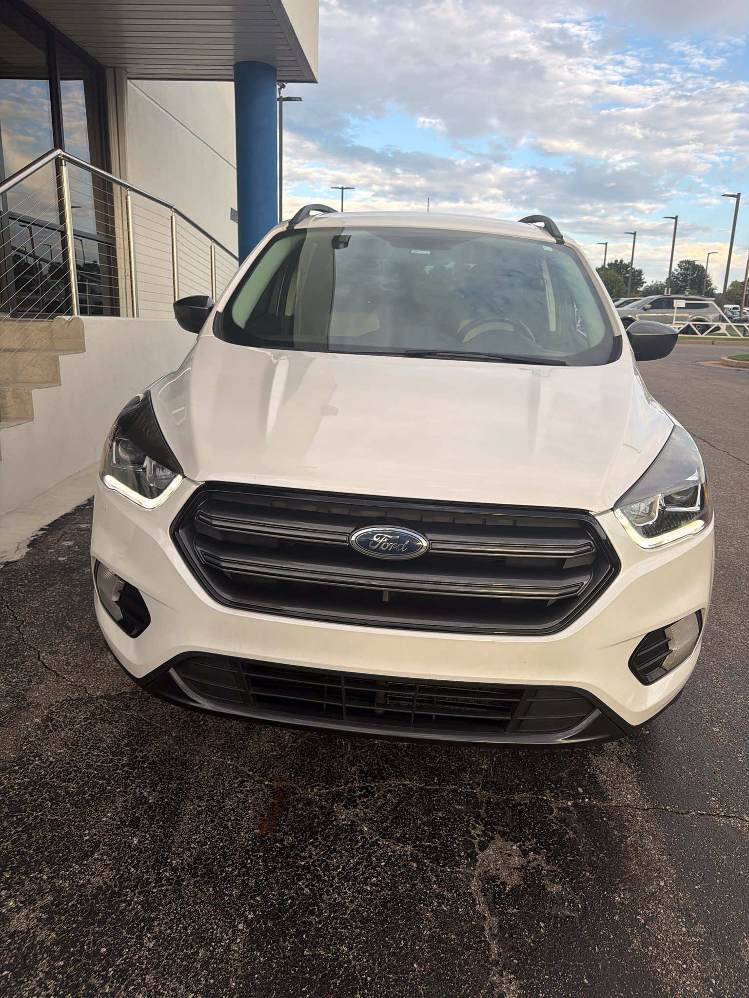 Used 2019 Ford Escape SEL AWD/4WD image 2