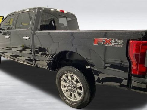 Used 2019 Ford F350 Limited image 2