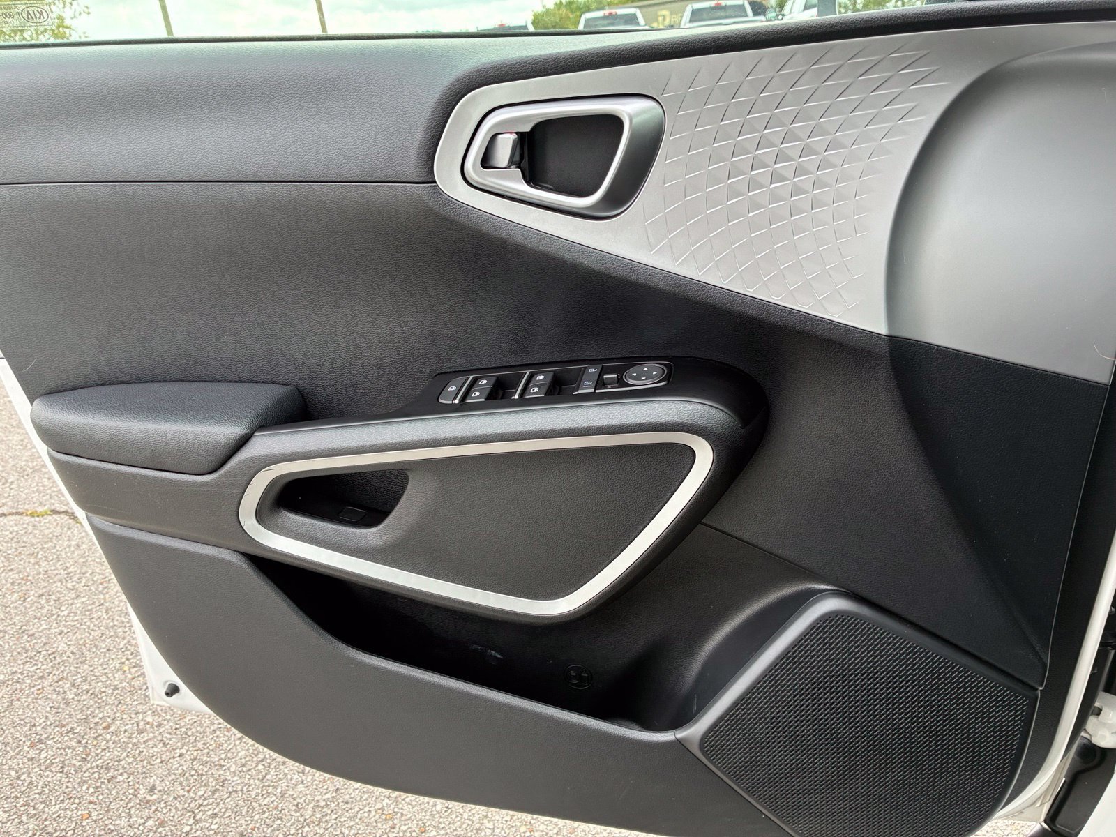 Used 2022 Kia Soul LX FWD image 11