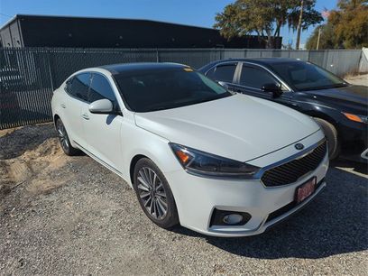 Used 2017 Kia Cadenza Premium w/ Luxury Package