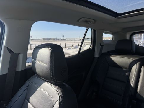 Used 2023 GMC Terrain Denali w/ Denali Premium Package image 13