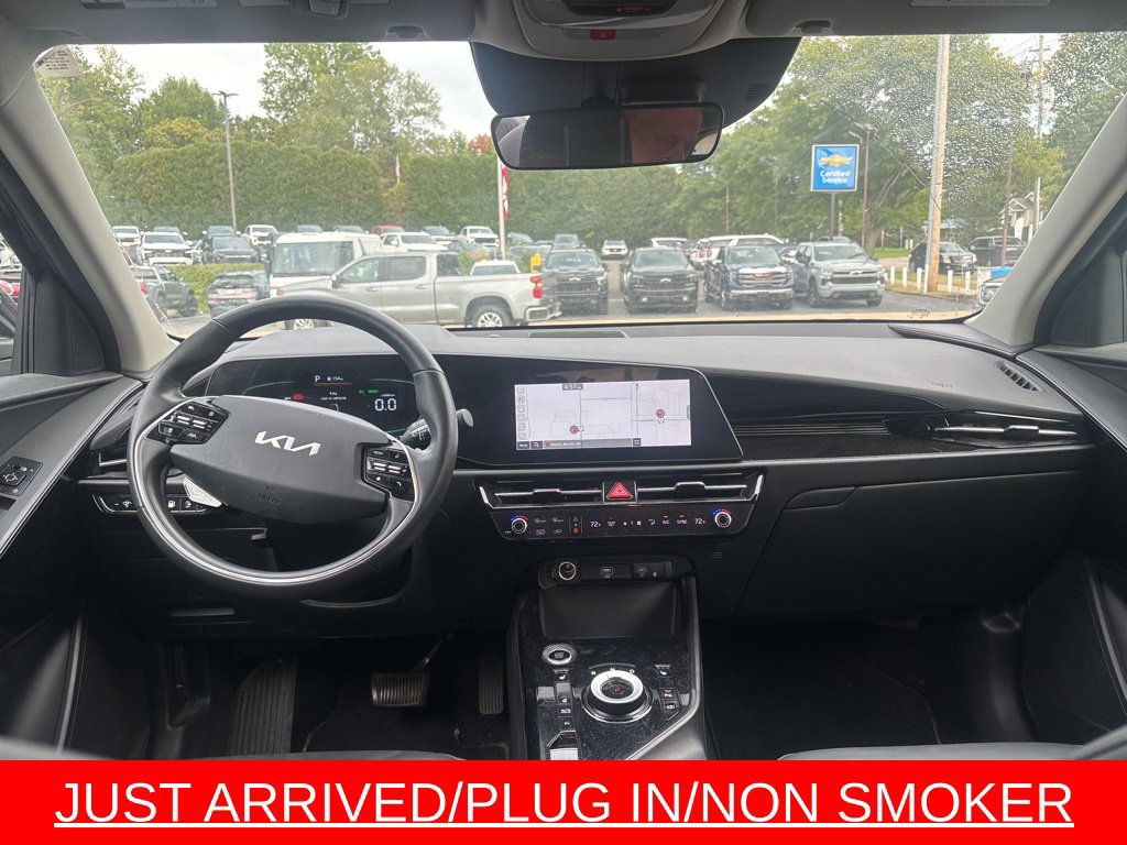Used 2023 Kia Niro EX w/ EX Cold Weather Package FWD image 9