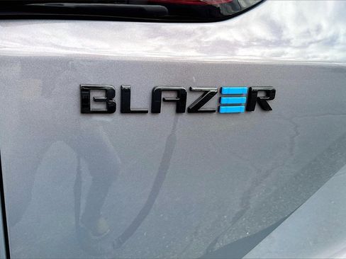 New 2026 Chevrolet Blazer EV LT image 9