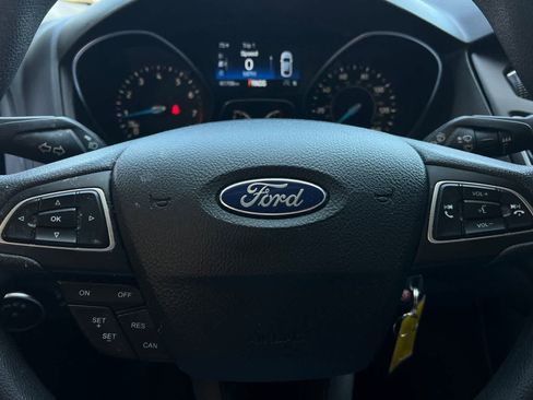 Used 2018 Ford Focus SE FWD image 22