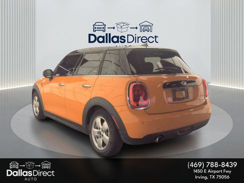 Used 2017 MINI Cooper 4-Door Hardtop image 8