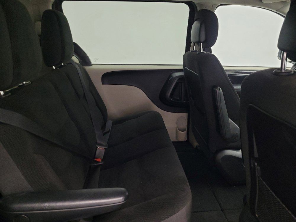 Used 2019 Dodge Grand Caravan SE FWD image 19