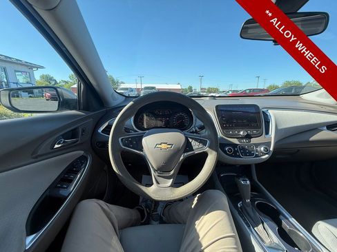 Used 2020 Chevrolet Malibu LT w/ LT True North Edition FWD image 15