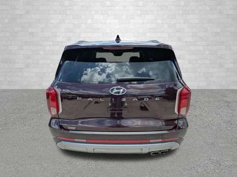 Used 2024 Hyundai Palisade SEL w/ Premium Package FWD image 3
