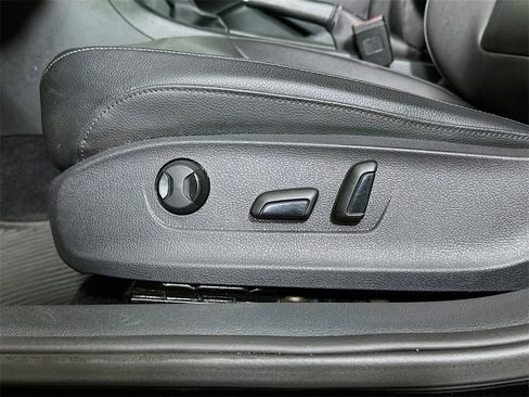 Used 2015 Volkswagen Passat 1.8T Wolfsburg Edition image 19