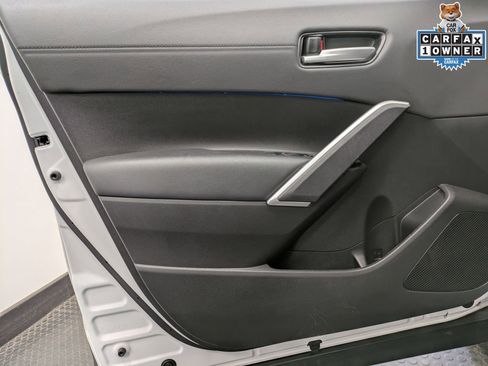 Used 2024 Toyota Corolla Cross AWD Hybrid w/ Convenience Package image 10