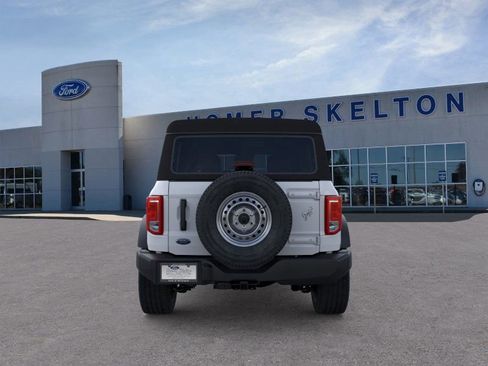 New 2025 Ford Bronco 4-Door image 5