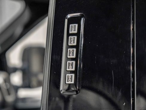 Used 2021 Ford F250 Platinum w/ FX4 Off-Road Package image 41