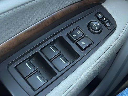 Used 2020 Acura MDX SH-AWD w/ Technology Package image 22