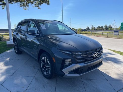 Used 2025 Hyundai Tucson SEL FWD image 2