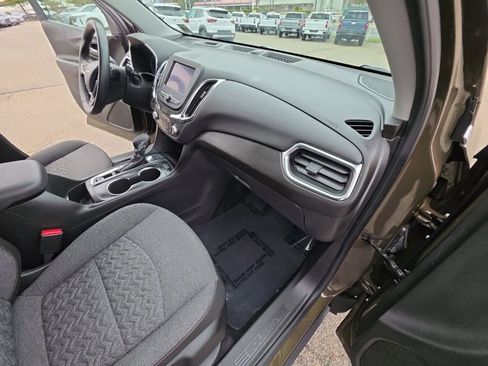Used 2023 Chevrolet Equinox LT image 29