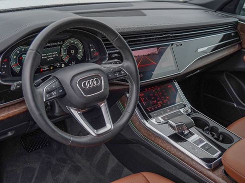 Used 2024 Audi Q8 Premium Plus w/ Premium Plus Package image 7