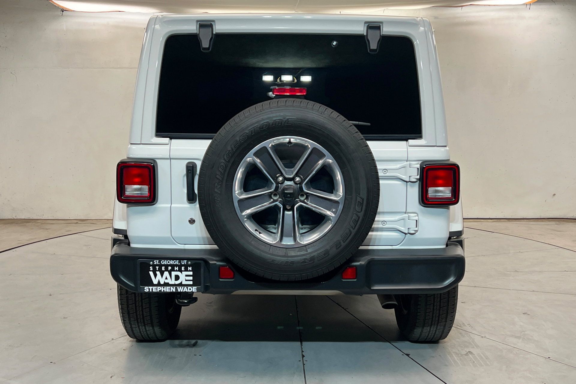 Used 2020 Jeep Wrangler Unlimited Sahara AWD/4WD image 5
