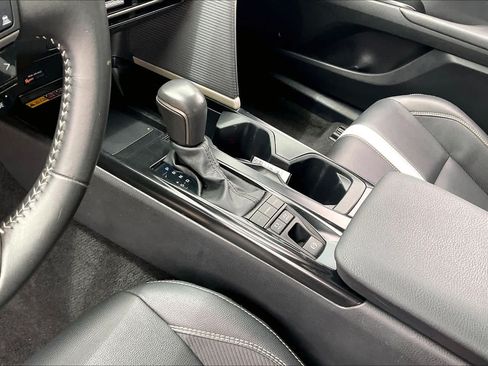 Used 2025 Toyota Camry SE FWD image 16