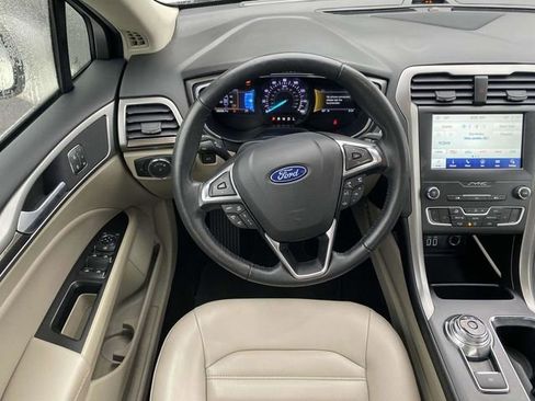 Used 2020 Ford Fusion SEL image 13