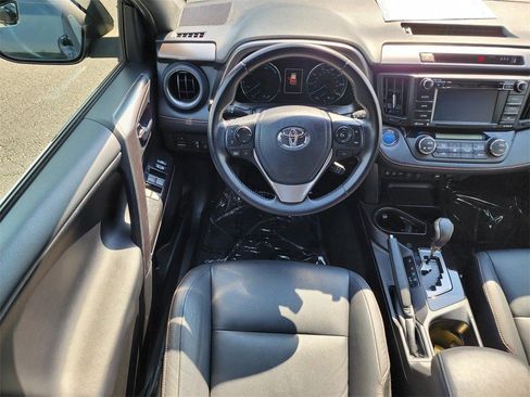 Used 2017 Toyota RAV4 SE AWD/4WD image 24