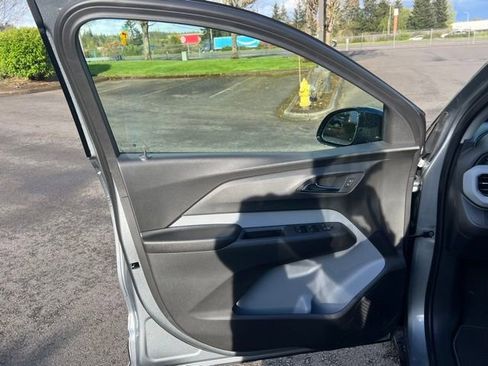 New 2027 Chevrolet Bolt LT w/ Comfort Package FWD image 15